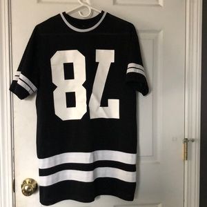 H&M jersey number T-shirt. Good condition